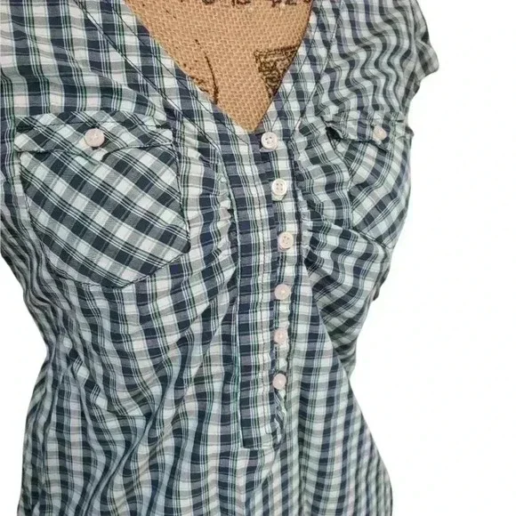 Levi's Shirt - Picture 3 of 6